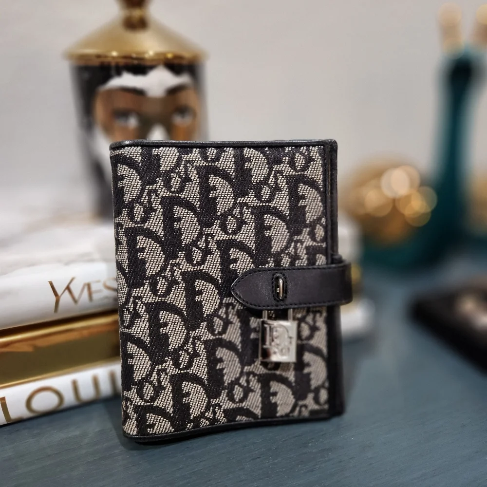 Christian dior agenda cover